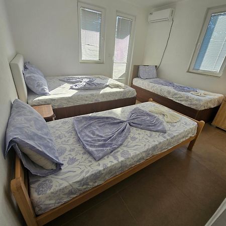 Apartmani Vila Ebra Utjeha Zewnętrze zdjęcie