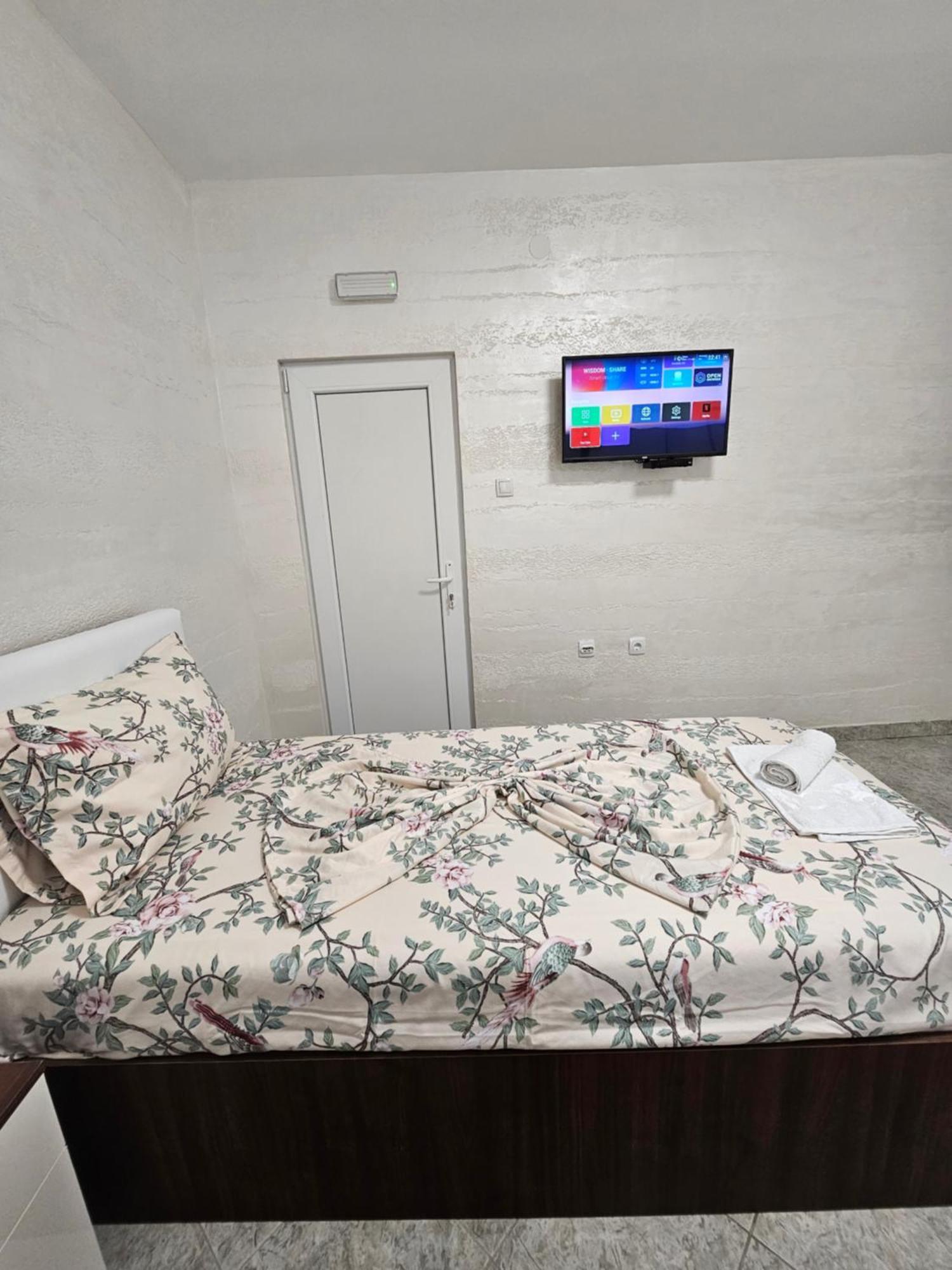 Apartmani Vila Ebra Utjeha Zewnętrze zdjęcie