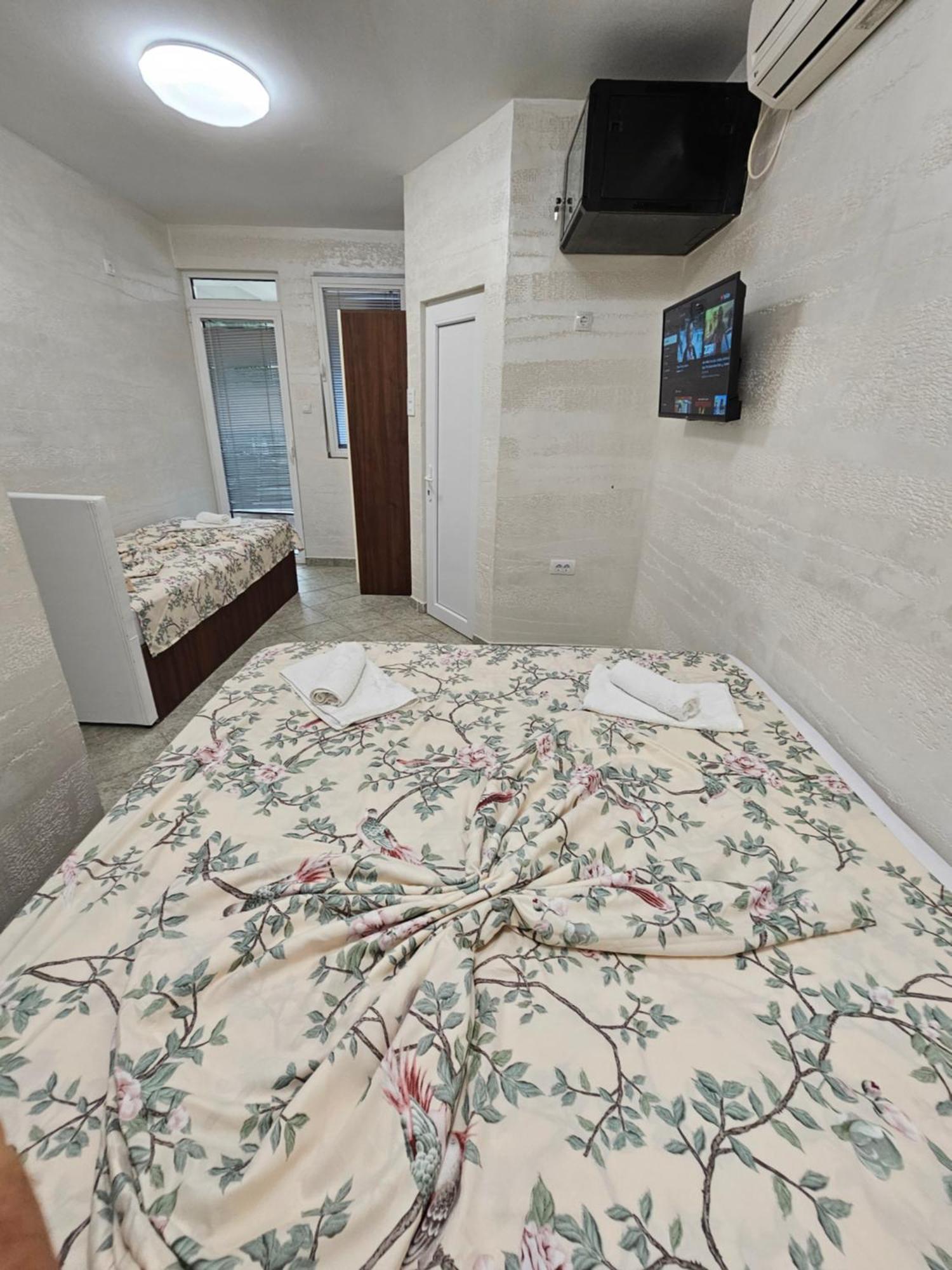 Apartmani Vila Ebra Utjeha Zewnętrze zdjęcie