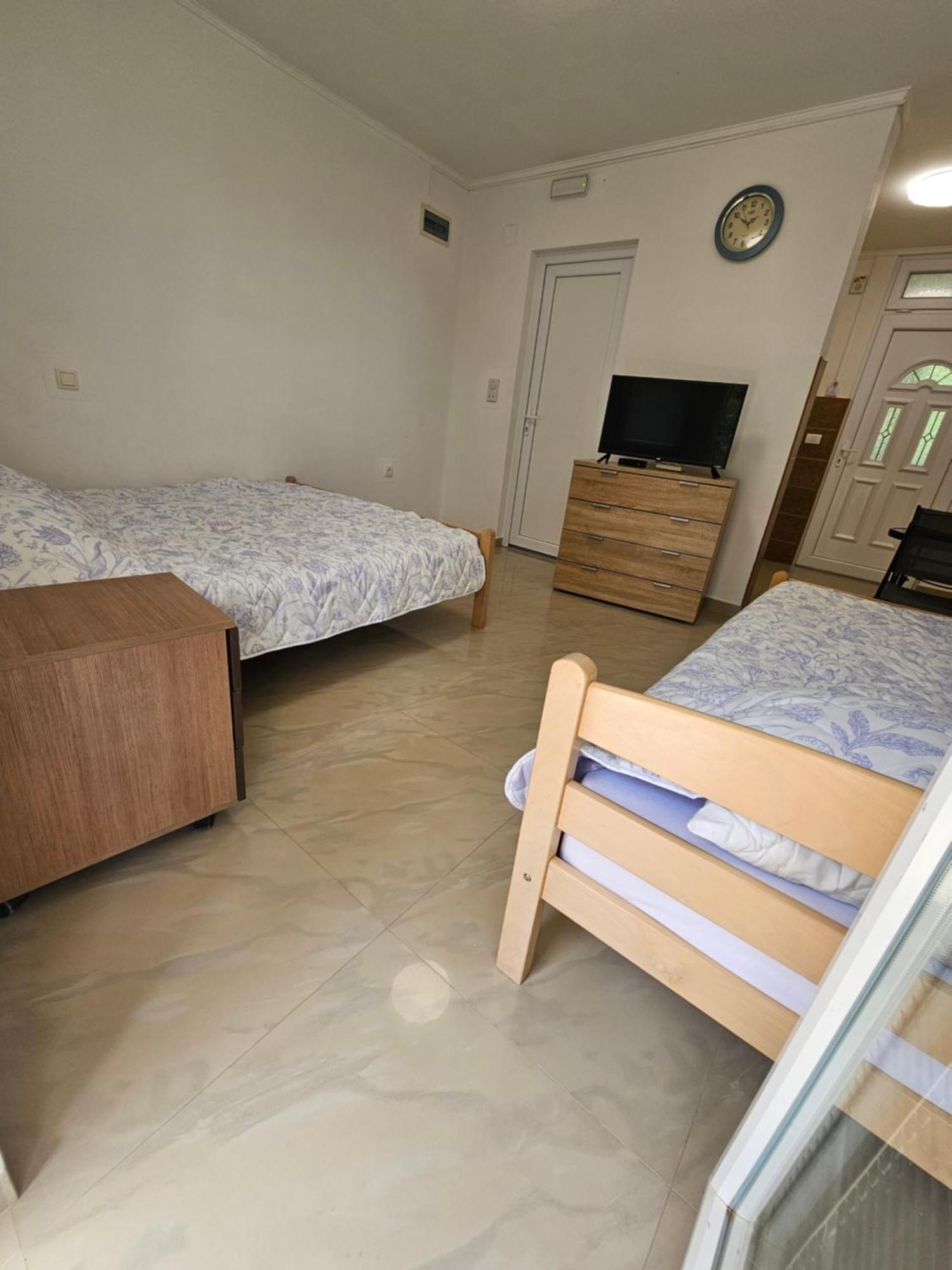 Apartmani Vila Ebra Utjeha Zewnętrze zdjęcie