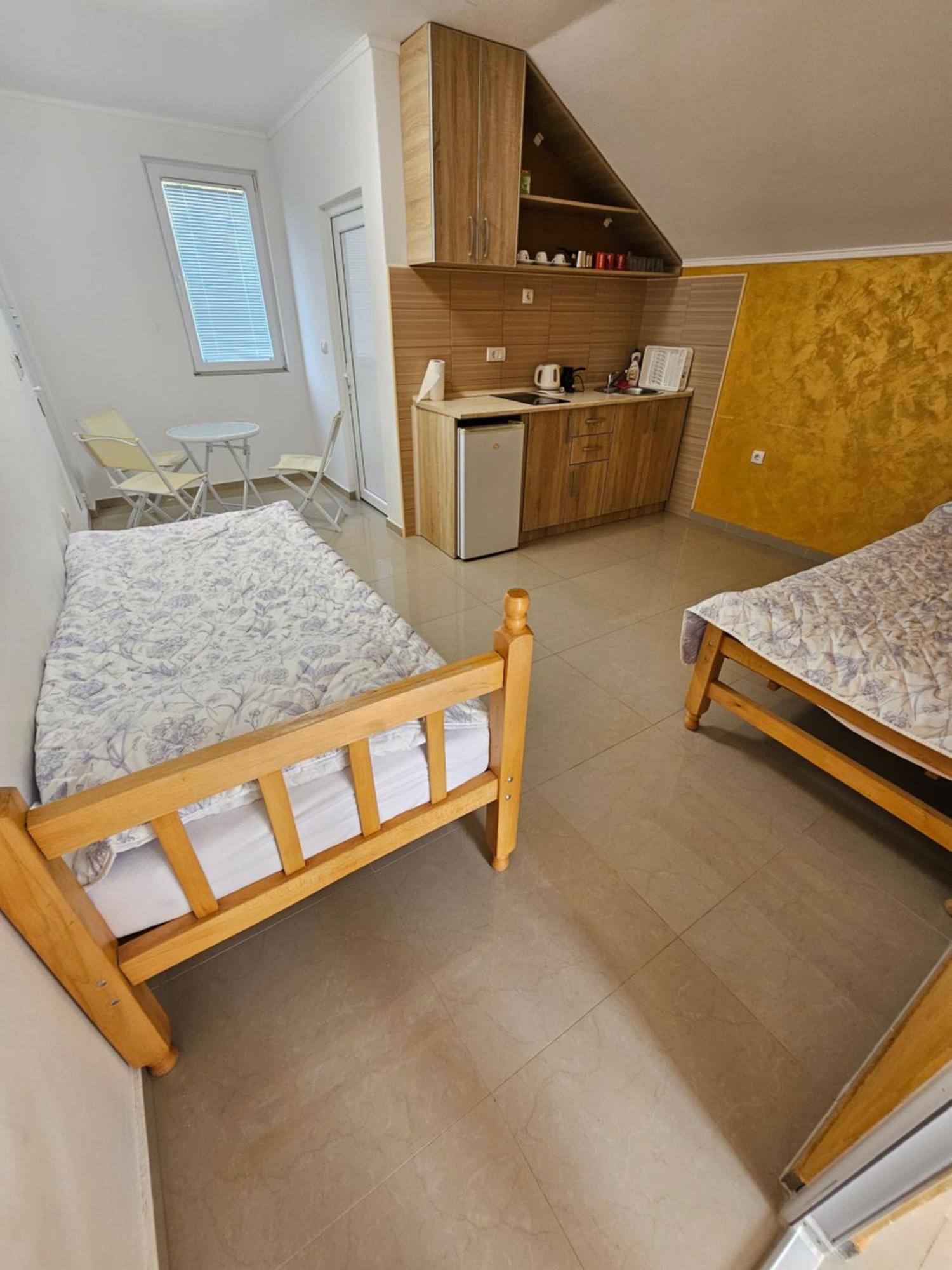 Apartmani Vila Ebra Utjeha Zewnętrze zdjęcie