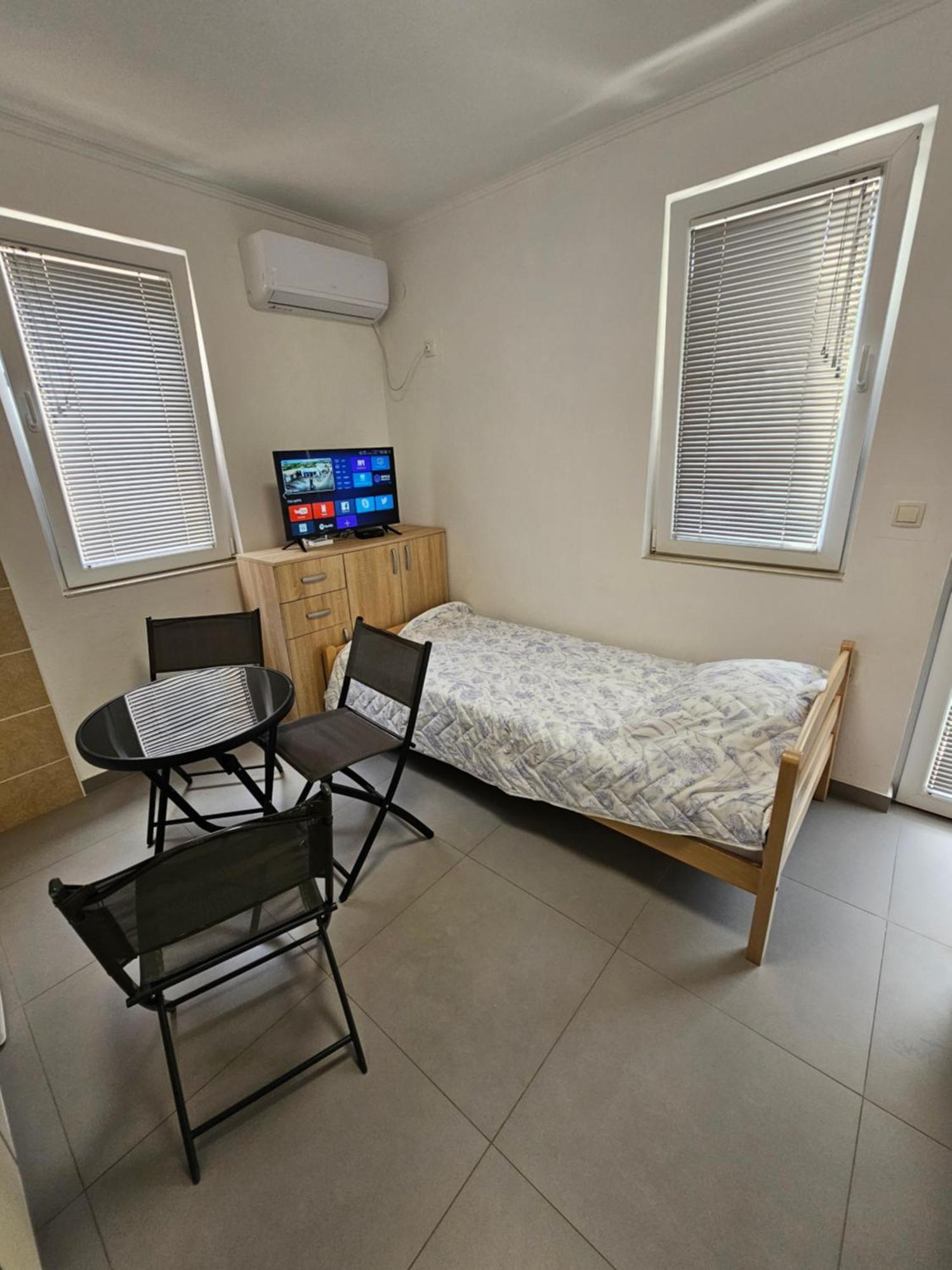 Apartmani Vila Ebra Utjeha Zewnętrze zdjęcie