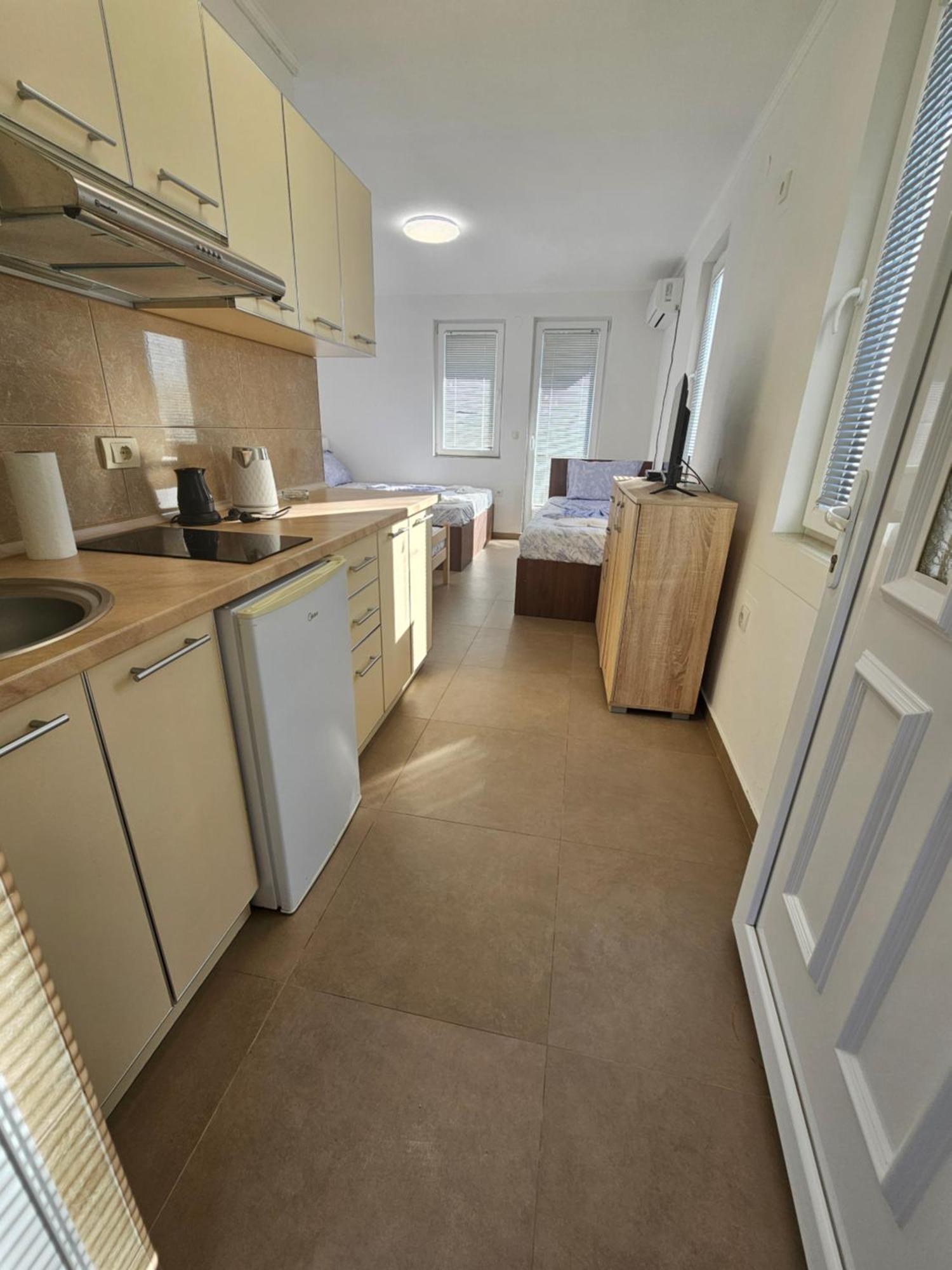 Apartmani Vila Ebra Utjeha Zewnętrze zdjęcie