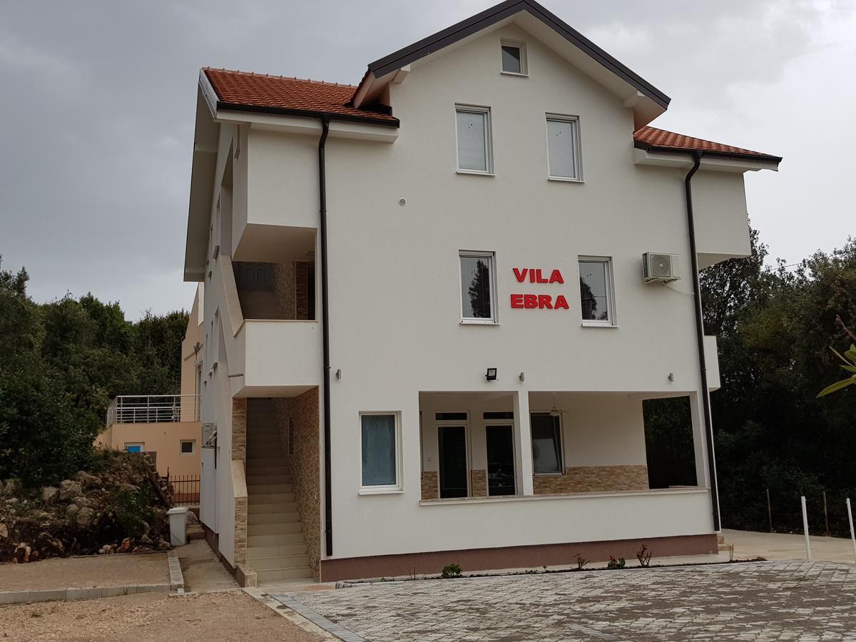 Apartmani Vila Ebra Utjeha Zewnętrze zdjęcie